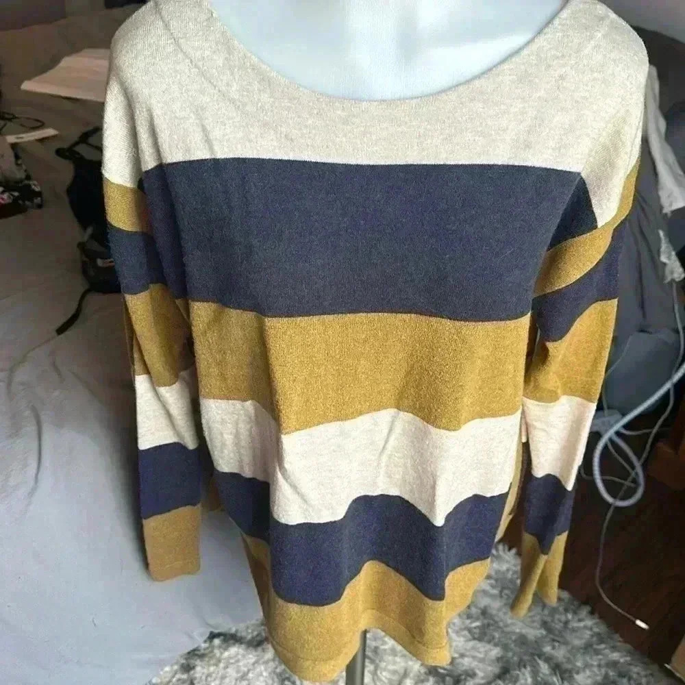 Size M Teeberry & Weave stripe sweater